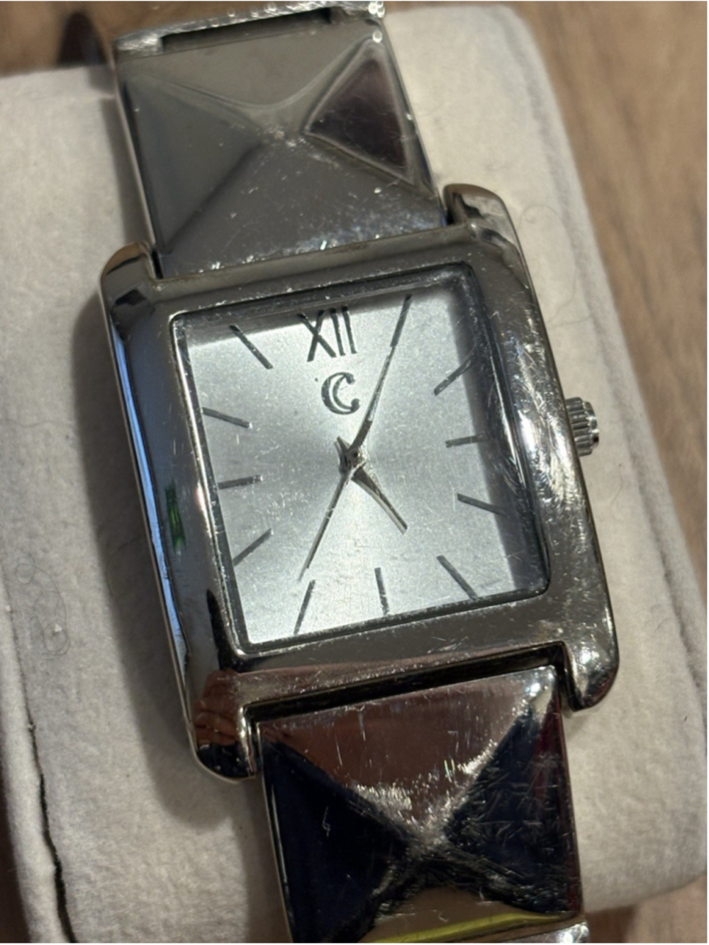 Charming Charlie Womans Silver Tone Square Link Bracelet Band Watch 6.75 Inch A2